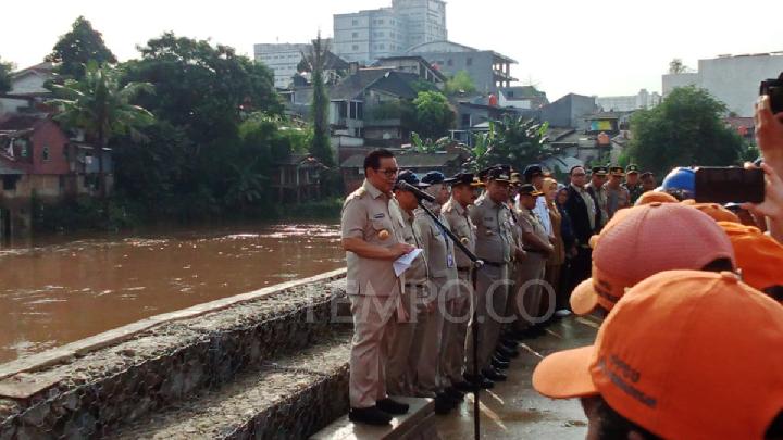 Governor Pramono Anung Apologizes Amid Persistent Flooding Crisis