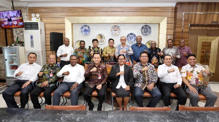 Usai Dilantik Jadi Pj Gubernur Papua, Agus Fatoni Kumpulkan OPD Bahas Arah Pemerintahan