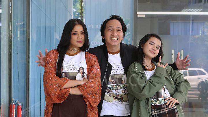 Yuliya Yurchenko porno video Gozal dumba va dumba jinsiy aloqa