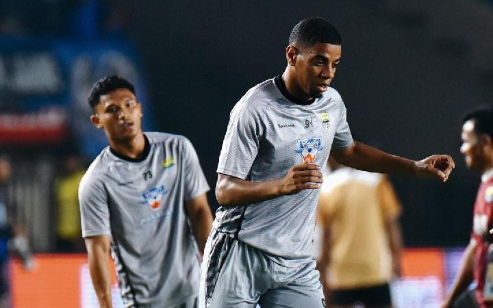 Pemain Persib Bandung William di Piala Presiden 2025. Foto X @persib.