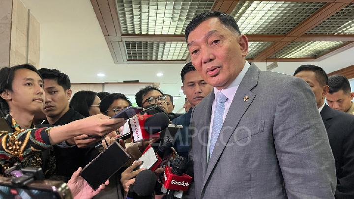 France Honors Indonesian Defense Minister Sjafrie Sjamsoeddin with 'Commander of the Legion' Medal