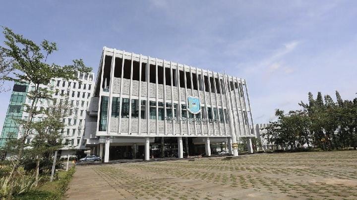 Gedung Balai Kota Tangerang Selatan yang menjadi lokasi pendaftaran seleksi terbuka Komisaris dan Direksi PERSERODA PITS, Selasa, 8 Juli 2025. Dok. Pemkot Tangsel