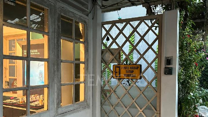 Young Diplomat Mysterious Death: Police Re-investigate Crime Scene at Guest House Gondia Menteng