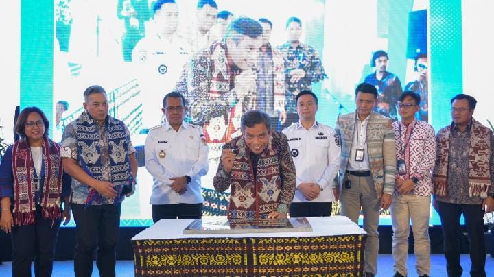 Direktur Utama BTN Nixon LP Napitupulu (tengah) dalam Acara Peresmian Gedung Baru BTN KC Kupang di Kupang, Rabu, 9 Juli 2025. Dok. BTN