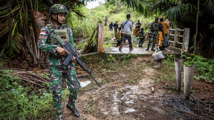 Mengapa TNI Tak Perlu Terlibat dalam Pembangunan Rumah Sakit di Papua?