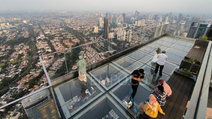 UP at Thamrin Nine: Experience Jakarta's Highest Swing and Glass Floor