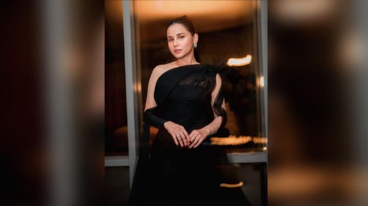 Gaya Elegan Yunita Siregar di Gala Premier Kitab Sijjin & Illiyyin