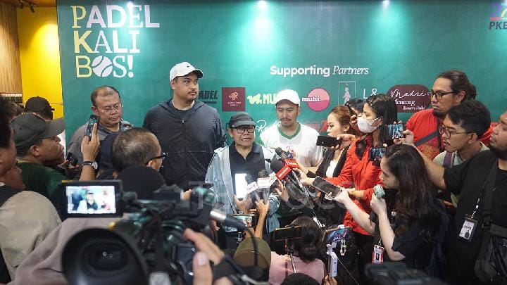 Ketua Umum PKB Muhaimin Iskandar bersama Menteri Pemuda dan Olahraga Dito Ariotedjo di Republic Padel, Jakarta, 13 Juli 2025. Tempo/Ilham Balindra