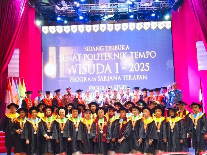 Wisuda I  Politeknik Tempo di Perpustakaan Nasional, 12 Juli 2025.