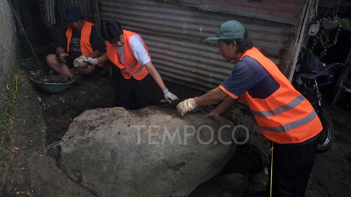 Researchers Doubt Authenticity of Cikapundung Stone Inscription in Bandung