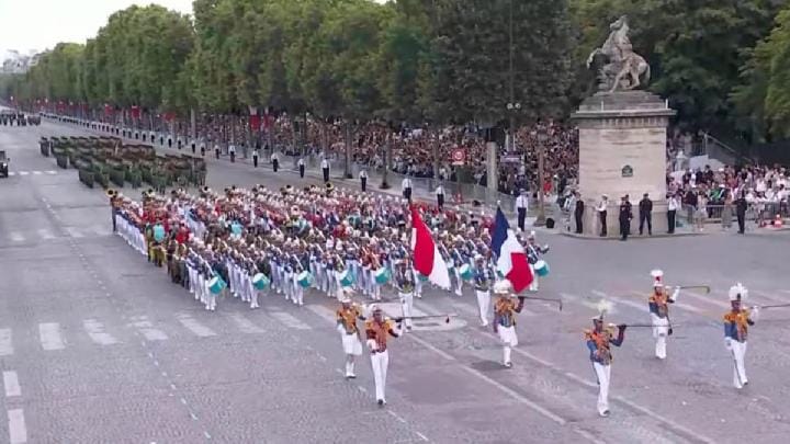 Lagu Maju Tak Gentar Berkumandang di Parade Bastille Prancis