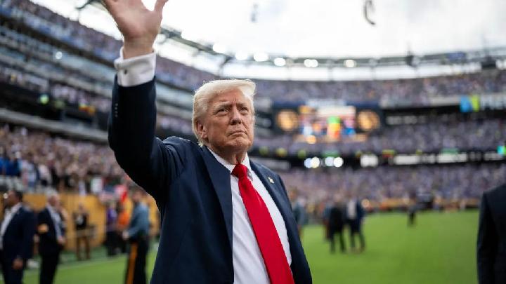 Economists Warn of Trade Deficit Risks Following Trump-Prabowo Tariff Deal