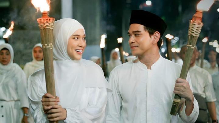 Yasmin Napper dan Rangga Azof dalam serial Cinta Dalam Sujudku. Dok. Vidio