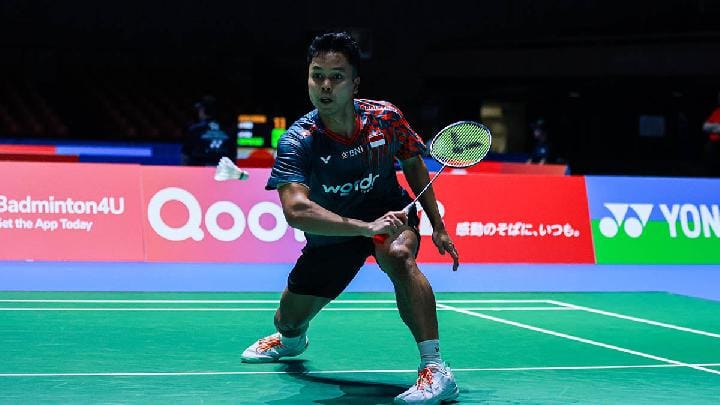 Pebulu tangkis tunggal putra Anthony Sinisuka Ginting ketika tampil dalam Japan Open 2025 di Tokyo Metropolitan Gymnasium, Japan, 16 Juli 2025. Dok. Tim Media PBSI