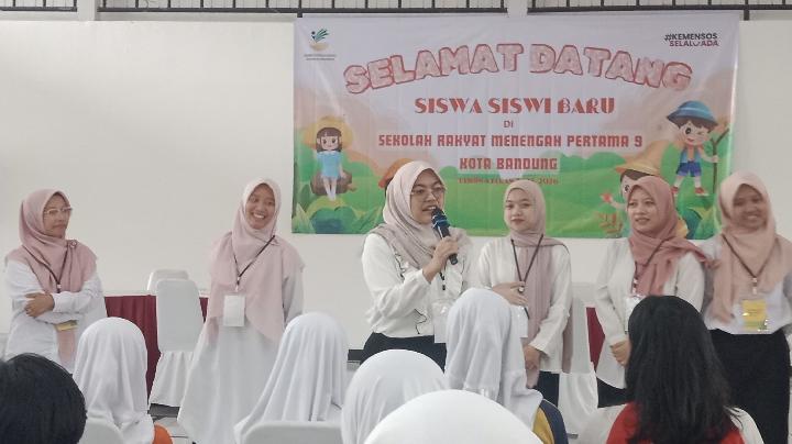 JPPI Criticizes the People's School Policy That Caused Hundreds of Teachers to Resign