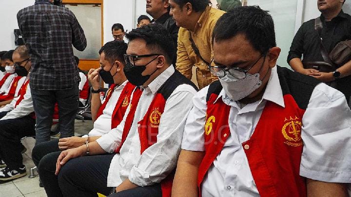 Terdakwa kasus judi online klaster mantan pegawai Kementerian Kominfo mengikuti sidang lanjutan di Pengadilan Negeri Jakarta Selatan, 16 Juli 2025. Tempo/Martin Yogi Pardamean