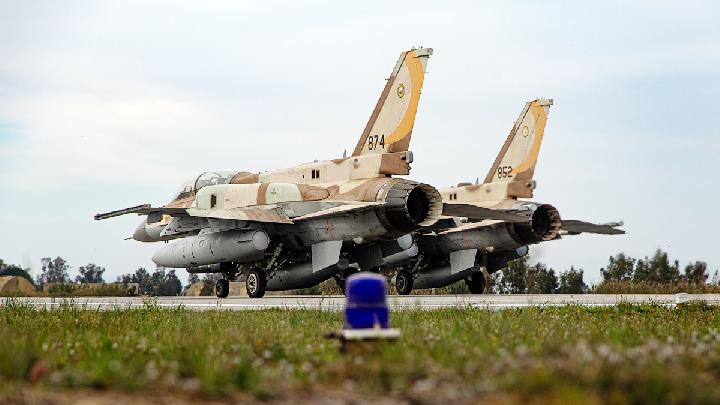 Turkey Shuts Airspace to Israeli Aircraft