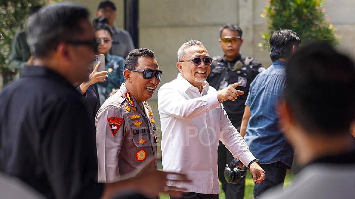 Sejumlah Anggota TNI Berjaga di Kantor Zulhas Hari Ini