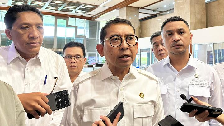Mengapa Fadli Zon Memundurkan Peluncuran Buku Sejarah Versi Baru?