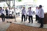 Menteri Imigrasi dan Pemasyarakatan RI, Agus Andrianto saat meninjau kegiatan kerja Lapas Garut pada Rabu, 16 Juli 2025.