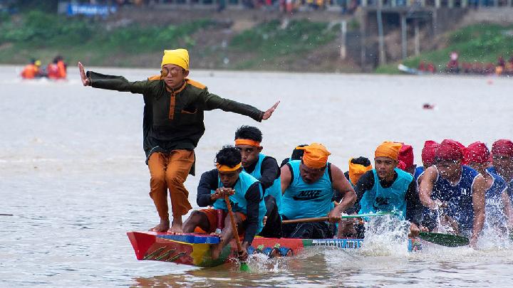 Indonesia's Pacu Jalur Festival 2025 Officially Opens in Kuantan Singingi, Riau