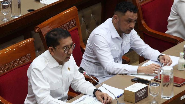 Minister Fadli Zon Rejects Claims of Rushed Indonesian History Project