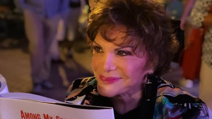 Connie Francis, Penyanyi Lagu Pretty Little Baby yang Viral di TikTok Meninggal Dunia