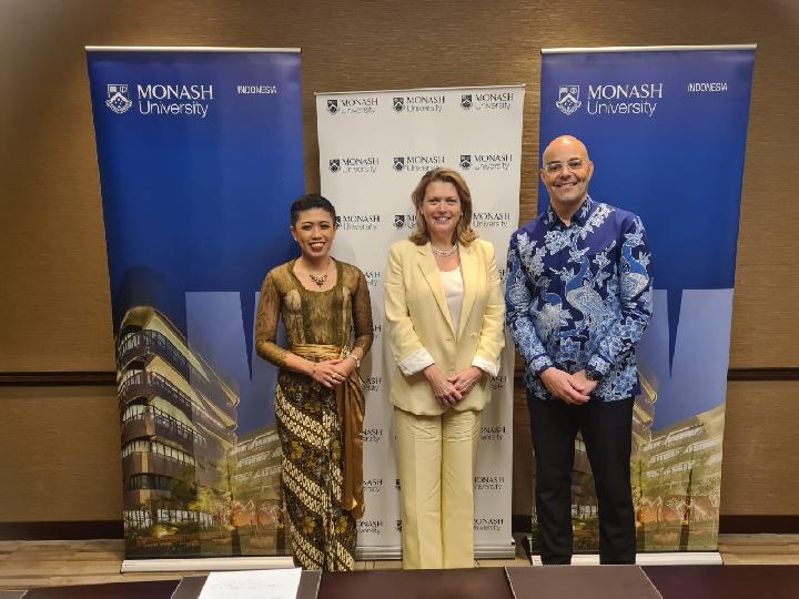 Monash University's Steps in Bridging Education With the Needs of the Workforce