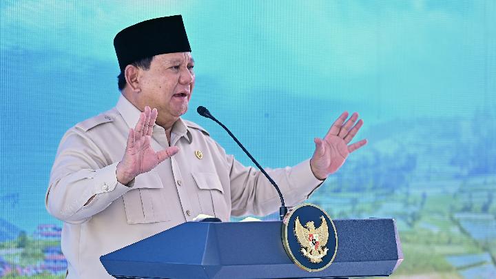 Prabowo Discusses Special Economic Zone Development with Ministers, SOE Leaders