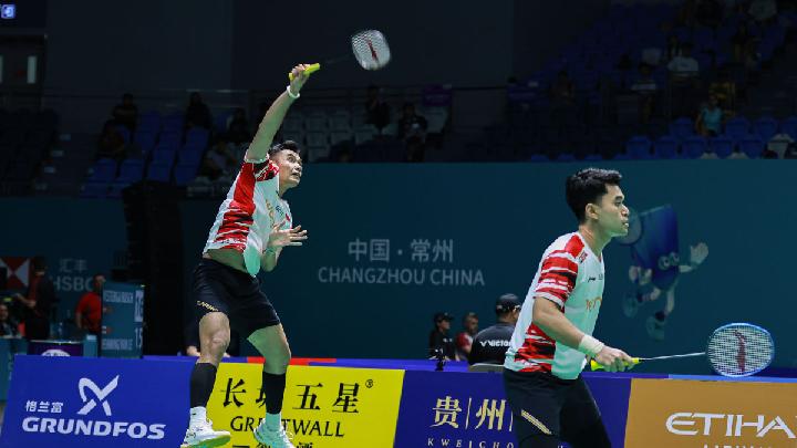 Ganda putra Indonesia, Leo Rolly Carnando / Bagas Maulana tampil dalam China Open 2025 di Olympic Sports Center Gymnasium, Changzhou, Cina, 23 Juli 2025. Dok. Tim Media PBSI