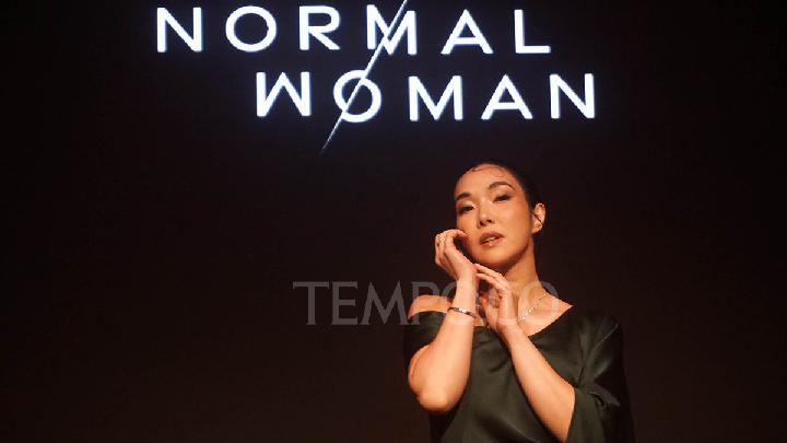 Swinging xotini bilan jinsiy aloqa onlayn tomosha qiling. Erotik kiyinish oyinlarini oynang