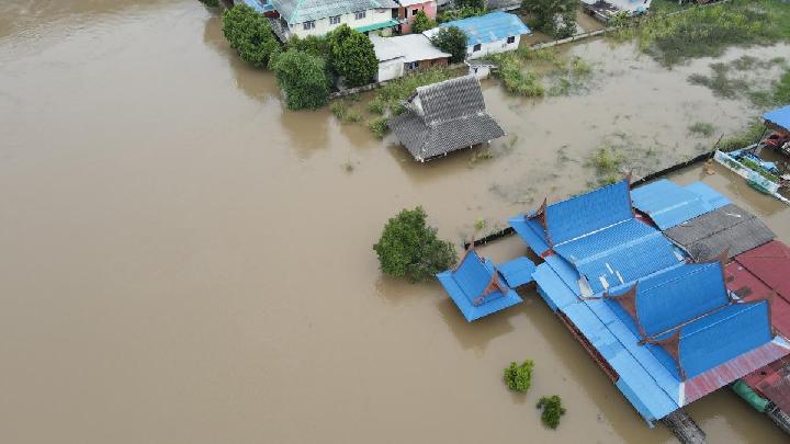 Severe Flooding in the Philippines Forces Thousands to Evacuate