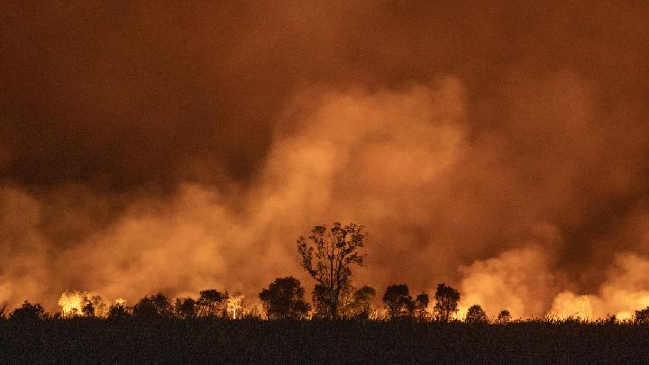 Indonesian Armed Forces Deploy 920 Soldiers to Help Fight Forest and Land Fires in Riau