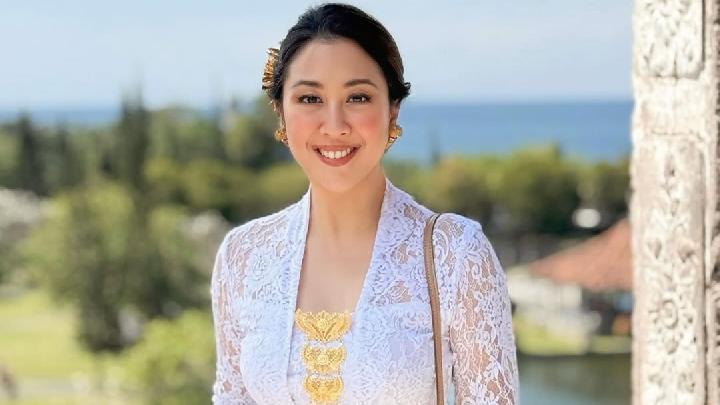 Inspirasi Berkebaya dari Sherina Munaf, Tampil dengan Kutu Baru untuk Berbagai Acara