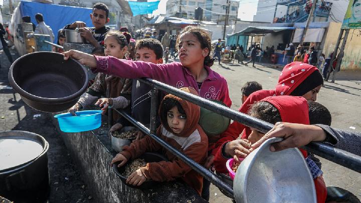 Trump Acknowledges Child Hunger in Gaza: 'You Can't Fake That'