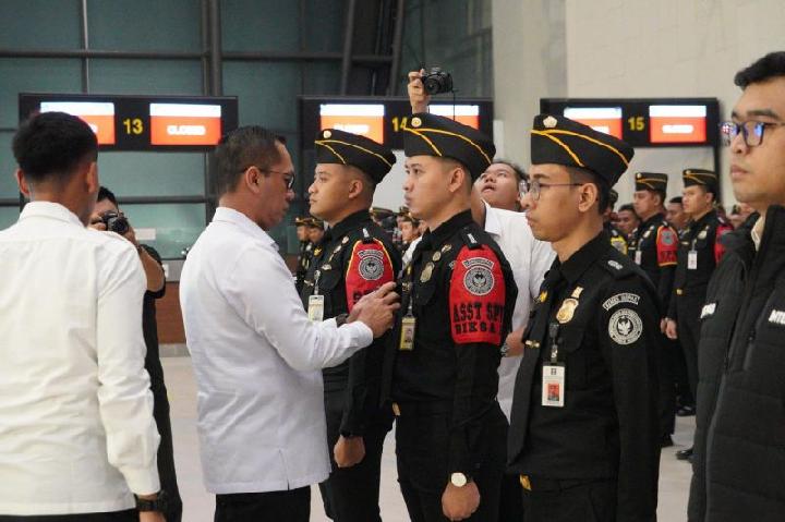 Petugas Imigrasi Indonesia Gunakan Bodycam. Untuk Apa?