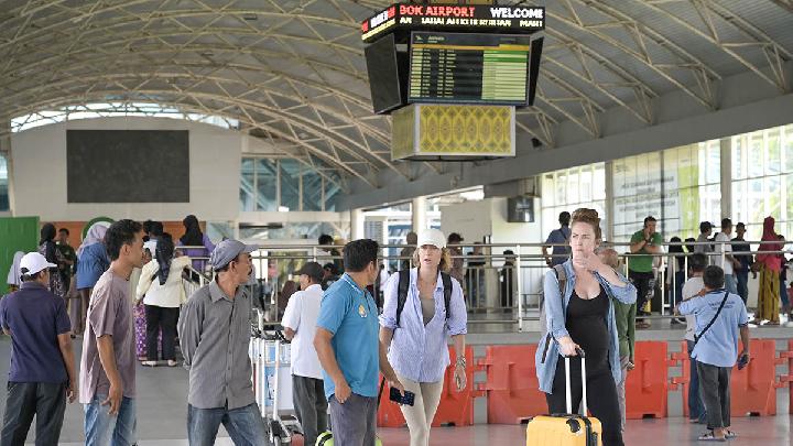 Prabowo Seeks More Direct International Flights to Tourist Destinations