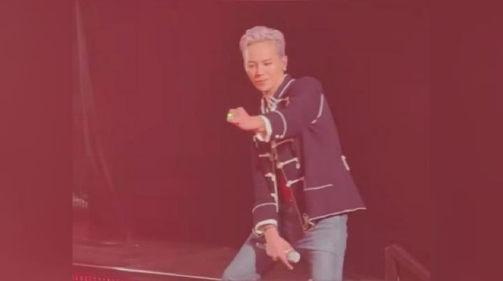 Aksi G-Dragon saat menggelar konser di Jakarta selama dua hari, Jumat dan Sabtu, 25-26 Juli 2025 di Indonesia Arena, Jakarta. Foto: Instagram @q-p8dabatt.
