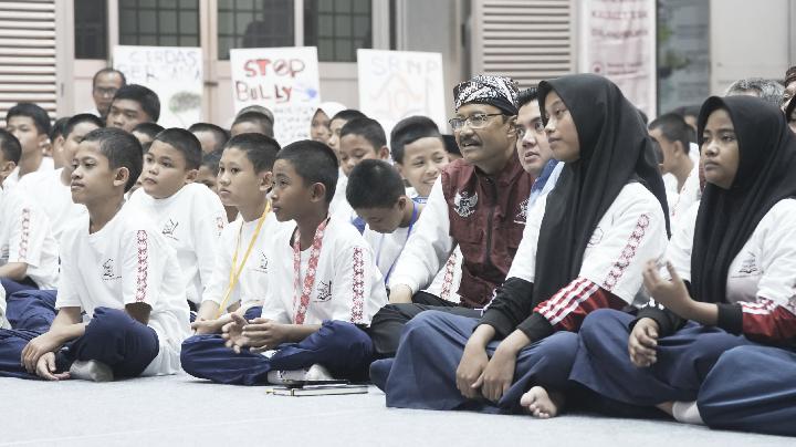 Dua Kepala Sekolah Minta Letkol Teddy Jadi Duta Sekolah Rakyat