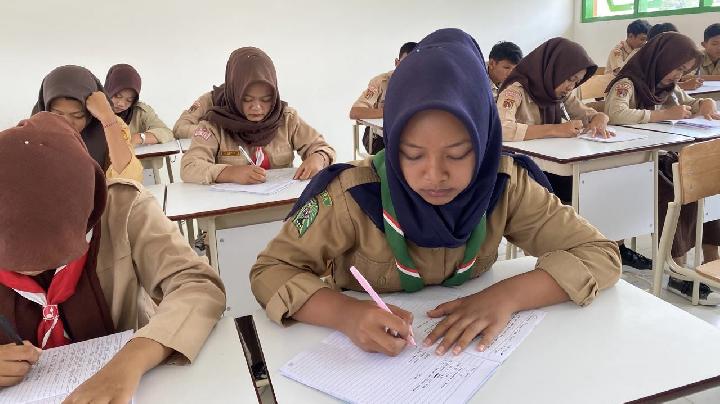 Tito Laporan ke Prabowo: Banyak Lahan Pemberian Pemda Tak Layak untuk Sekolah Rakyat