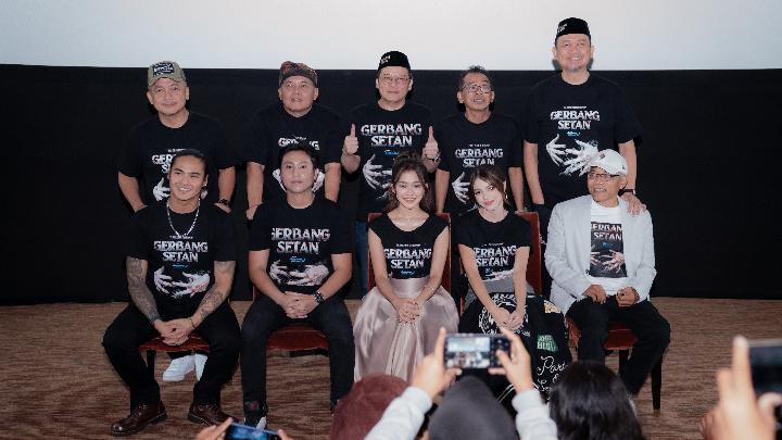 Para pendukung film Gerbang Setan