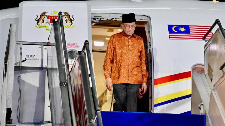 Malaysian PM Anwar Ibrahim Addresses Relationship with Riza Chalid Amid Legal Scrutiny