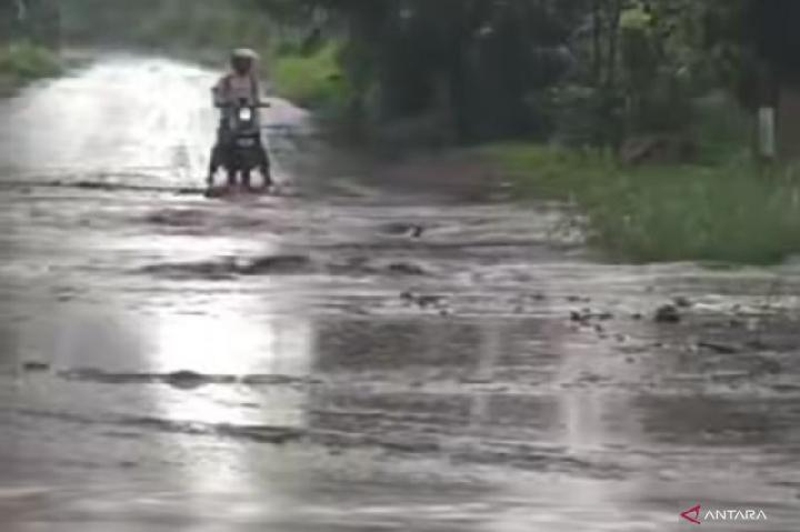 Mount Lewotobi Lava Flood Hits 3 Villages in East Flores