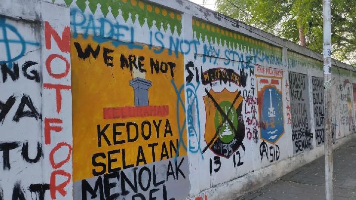 Jakarta Scraps Plan to Convert Football Field into Padel Arena in Kedoya Selatan Following Residents' Protests
