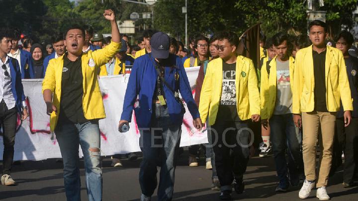 DPR Leaders Met with BEM SI Representatives for Dialogue
