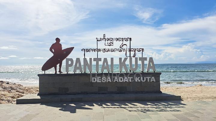 Bali Deploys Robots to Tackle Beach Waste Crisis