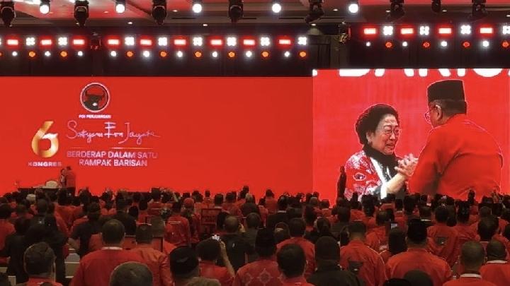 Momen Haru Hasto dan Megawati di Kongres VI PDIP