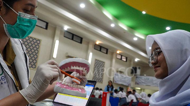 Ücretsiz Sağlık Kontrol Öğrencileri, Sağlık Bakanı öğrencilerden cep telefonlarını azaltmalarını isteyin