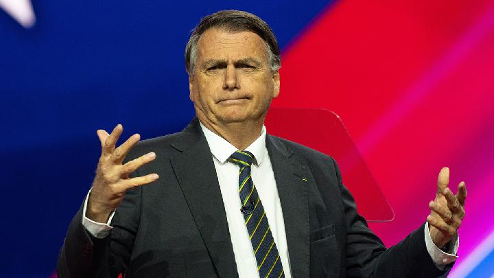 Brazil's Bolsonaro Under House Arrest as Trump Tariffs Fail to Sway Supreme Court