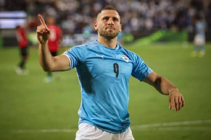 Israeli Player Shon Weissman Dropped by German Club Over Gaza War Comments